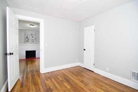 72 Clifton Ave, Springfield, MA 01105 photo 21