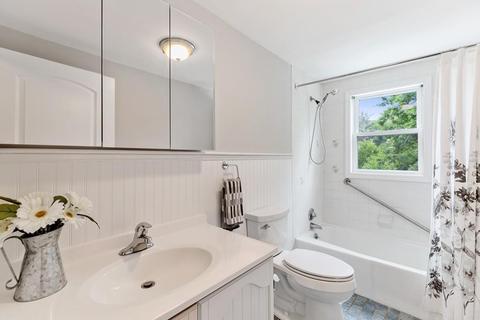 9 Argyle Ave, Avon, MA 02322 photo 11