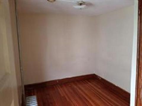 45 Brickett St, Springfield, MA 01119 photo 3