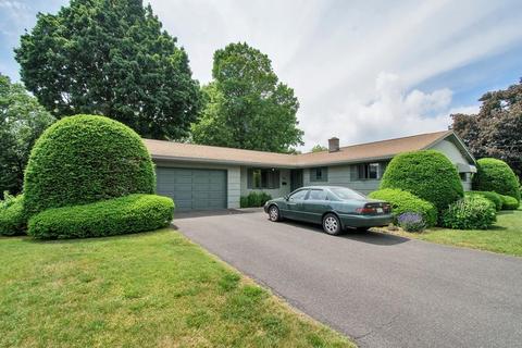 77 Fedak Dr, Chicopee, MA 01013 photo 2