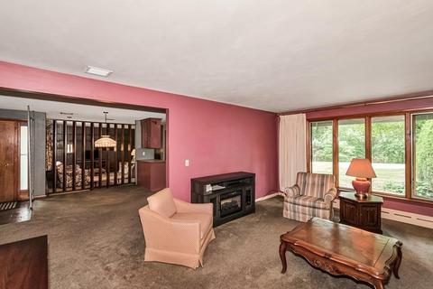77 Fedak Dr, Chicopee, MA 01013 photo 10