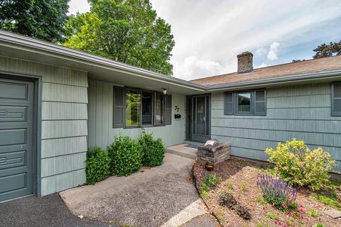 77 Fedak Dr, Chicopee, MA 01013 photo 1