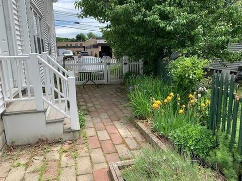 29 Pine St, Stoneham, MA 02180 photo 4