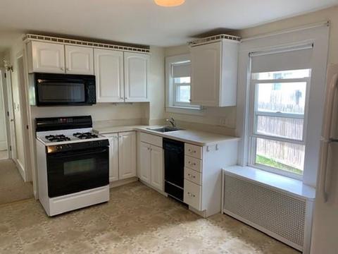 29 Pine St, Stoneham, MA 02180 photo 7