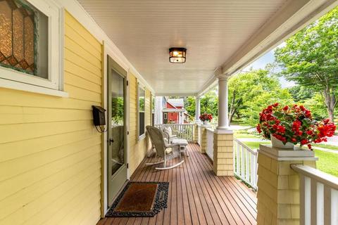 17 Dudley St, Reading, MA 01867 photo 4
