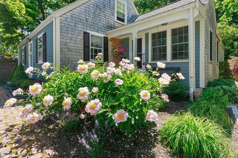 10 Hillside Ter, Hingham, MA 02043 photo 2