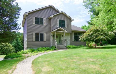 2 Williston Dr, Ware, MA 01082 photo 1
