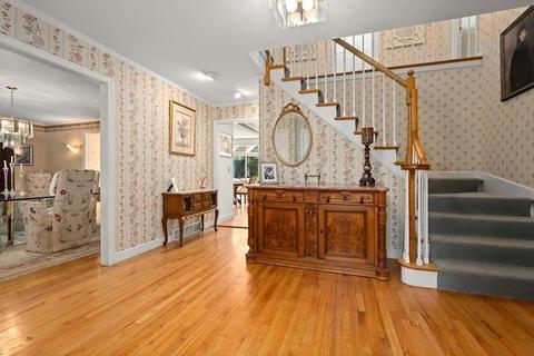 55 Aldridge Rd, Needham, MA 02492 photo 2