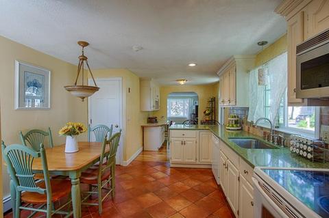 16 Laurel St, Danvers, MA 01923 photo 15