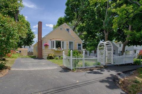 16 Laurel St, Danvers, MA 01923 photo 1