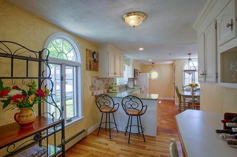 16 Laurel St, Danvers, MA 01923 photo 9