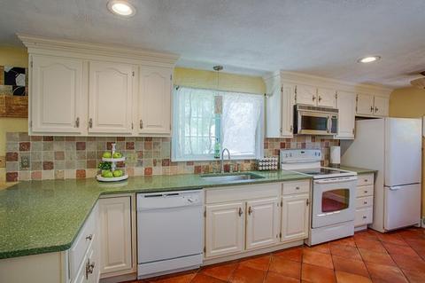 16 Laurel St, Danvers, MA 01923 photo 12