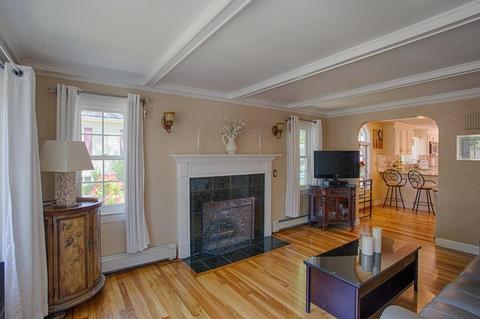 16 Laurel St, Danvers, MA 01923 photo 5