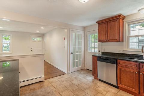48 Parkview Rd, Reading, MA 01867 photo 9