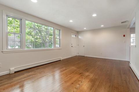 48 Parkview Rd, Reading, MA 01867 photo 5