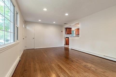 48 Parkview Rd, Reading, MA 01867 photo 4
