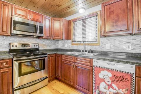 11 Droy Cir, Easthampton, MA 01027 photo 9