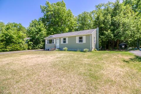 11 Droy Cir, Easthampton, MA 01027 photo 3