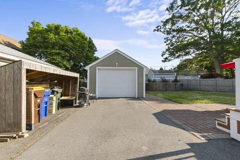 399 Grattan St, Fall River, MA 02721 photo 20