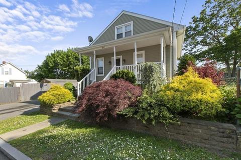 399 Grattan St, Fall River, MA 02721 photo 1