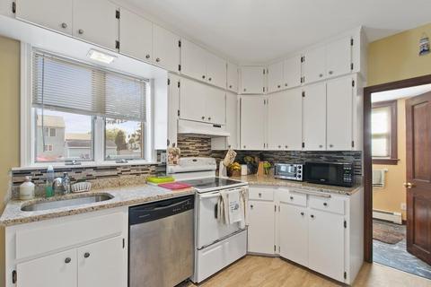 399 Grattan St, Fall River, MA 02721 photo 3