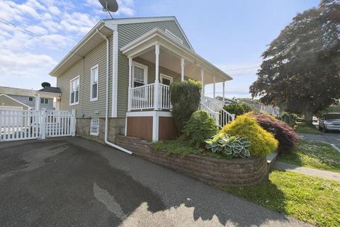 399 Grattan St, Fall River, MA 02721 photo 19