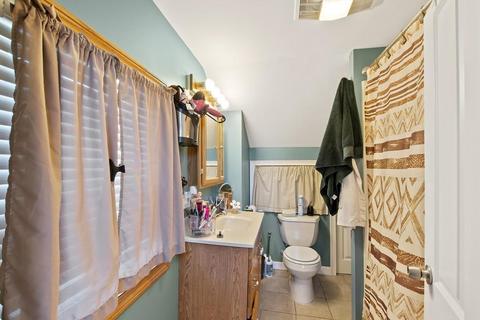399 Grattan St, Fall River, MA 02721 photo 12