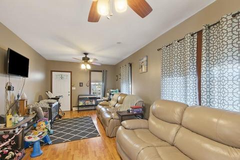399 Grattan St, Fall River, MA 02721 photo 5