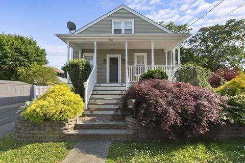 399 Grattan St, Fall River, MA 02721 photo 2