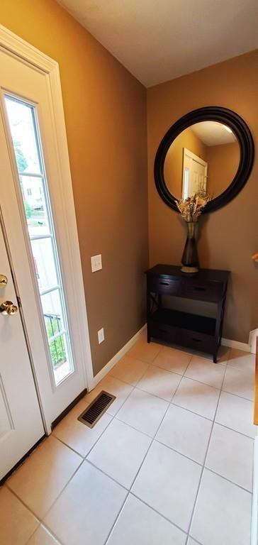 12 Honeysuckle Rd, Worcester, MA 01607 photo 3