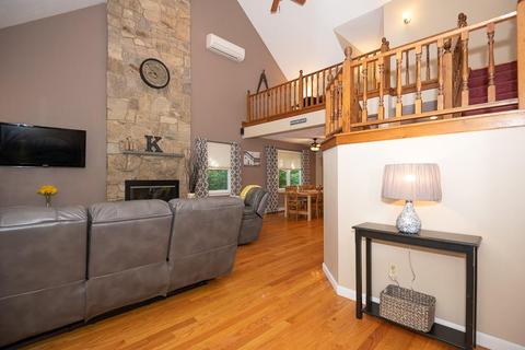 55 Milford St, Upton, MA 01568 photo 11