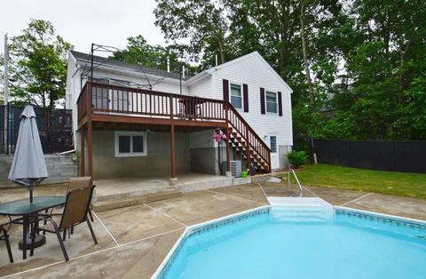 28 Bennett St, Hudson, MA 01749 photo 8