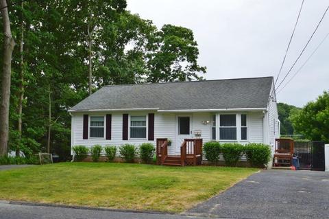 28 Bennett St, Hudson, MA 01749 photo 2
