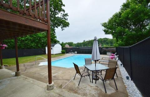 28 Bennett St, Hudson, MA 01749 photo 4
