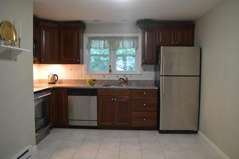 6 Maple Crest Cir #E, Holyoke, MA 01040 photo 2