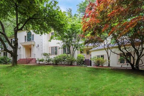 25 Farley Pond Ln, Needham, MA 02492 photo 2