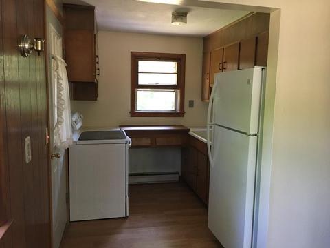 98 Plain St, Easthampton, MA 01027 photo 5