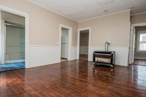646 Birch St, Fall River, MA 02724 photo 4
