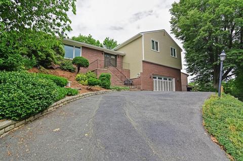 5 Pebble Pl, Stoneham, MA 02180 photo 1