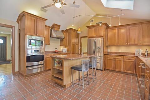 5 Pebble Pl, Stoneham, MA 02180 photo 8