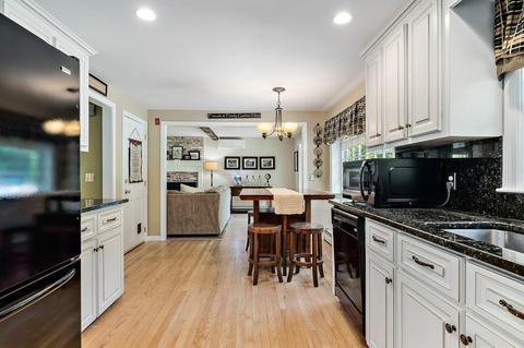 21 Brier Ln, Derry, NH 03038 photo 6