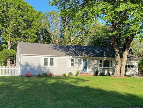 94 Thoreau Dr, Barnstable, MA 02632 photo 1