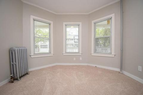 20 Bloomfield St, Springfield, MA 01108 photo 8