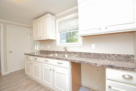 92 Jardine St, Springfield, MA 01107 photo 8