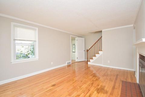 92 Jardine St, Springfield, MA 01107 photo 4