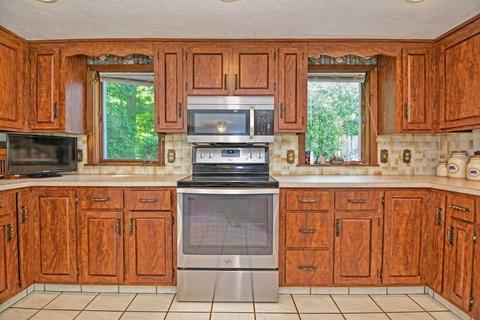22 Maple St, Brookfield, MA 01506 photo 13