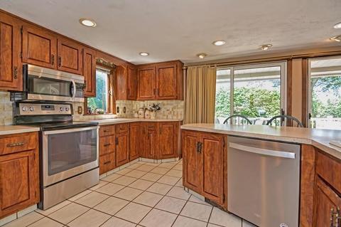 22 Maple St, Brookfield, MA 01506 photo 18