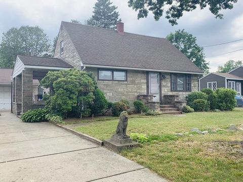 34 Ogden St, Springfield, MA 01151 photo 2