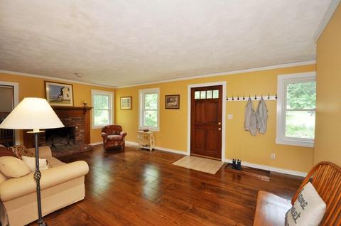 39 Seminole Rd, Acton, MA 01720 photo 3