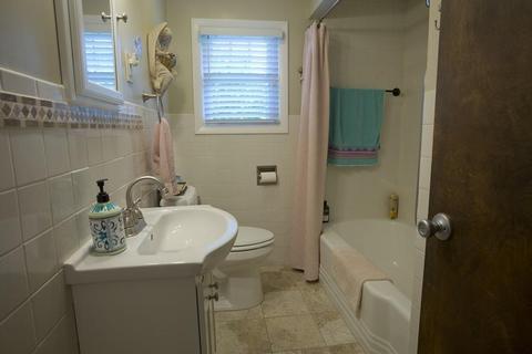 93 Francis St, Springfield, MA 01104 photo 6